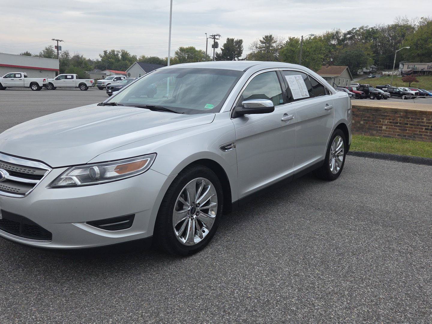 Used 2012 Ford Taurus Limited AWD/4WD image 7