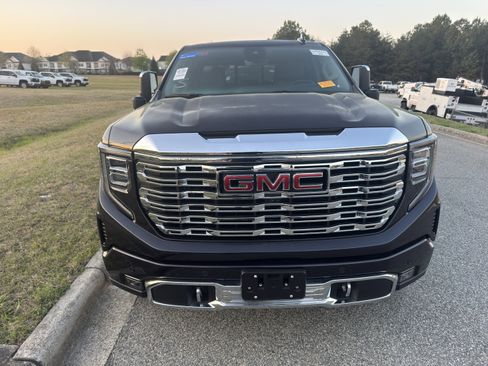 Certified 2025 GMC Sierra 1500 Denali w/ Denali Reserve Package image 3