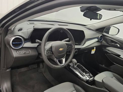 New 2025 Chevrolet Trax LT w/ Driver Confidence Package FWD image 18