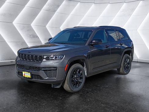 New 2026 Jeep Grand Cherokee Altitude AWD/4WD image 2