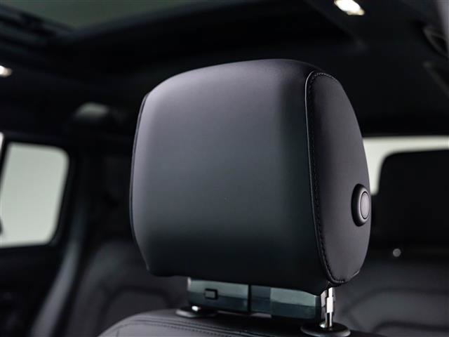 New 2026 Land Rover Defender 110 X-Dynamic SE AWD/4WD image 16