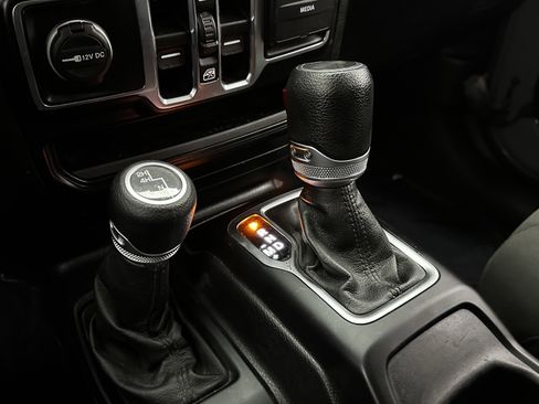 Used 2020 Jeep Wrangler Unlimited Sport S image 14