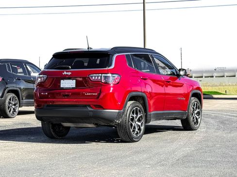 Used 2025 Jeep Compass Limited AWD/4WD image 10