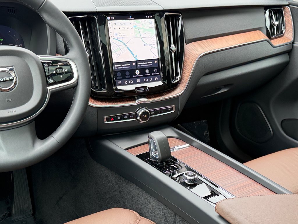 Certified 2024 Volvo XC60 T8 Plus w/ Climate Package AWD/4WD image 14