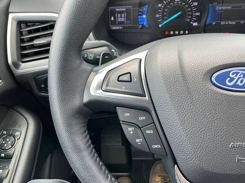 Used 2023 Ford Edge SEL w/ Convenience Package AWD/4WD image 5