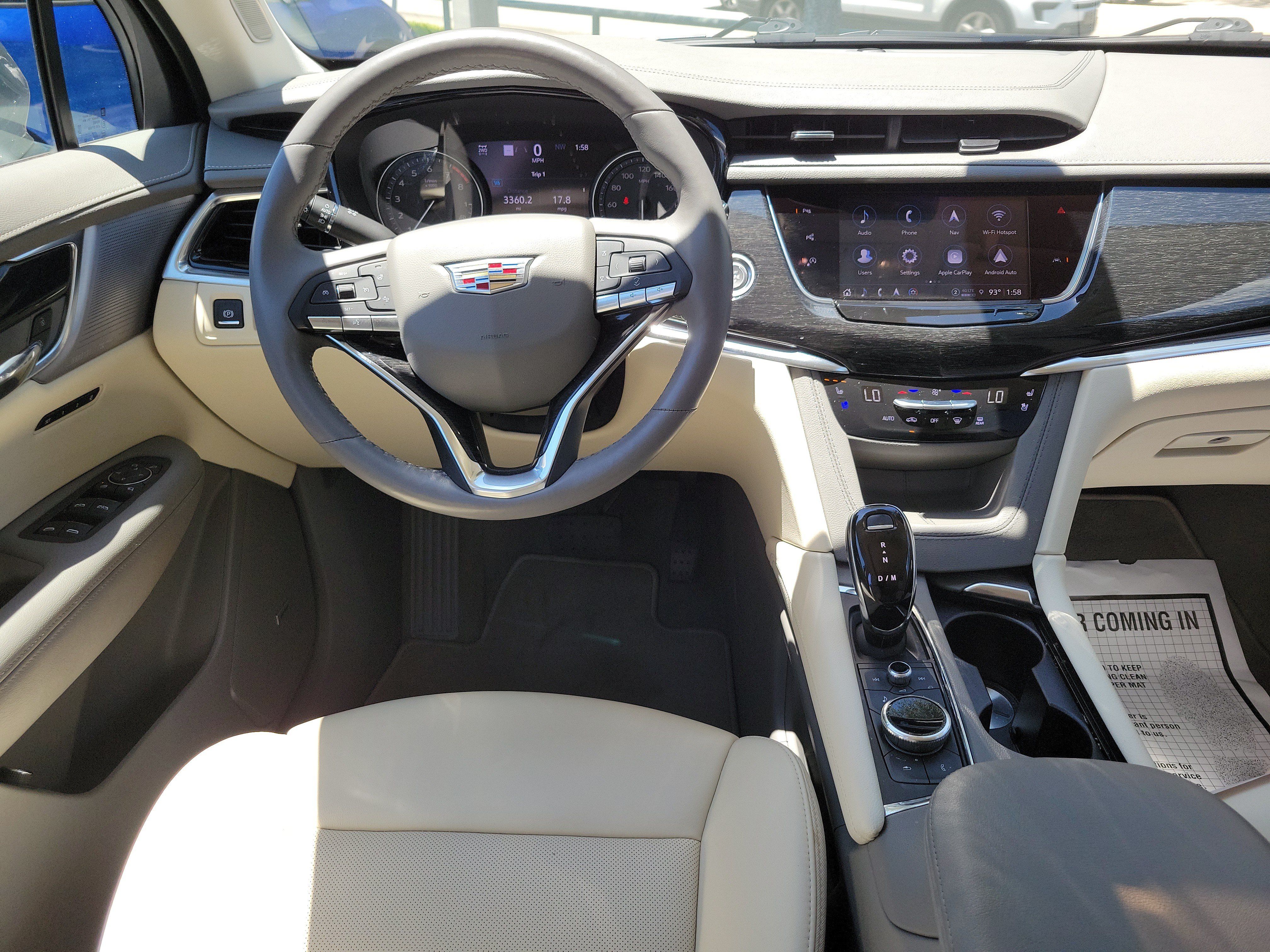 Used 2023 Cadillac XT6 Premium Luxury w/ Technology Package AWD/4WD image 17