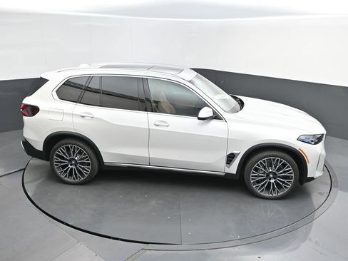New 2026 BMW X5 sDrive40i RWD image 44
