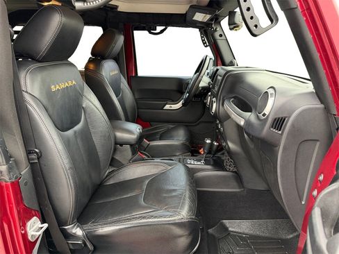 Used 2013 Jeep Wrangler Sahara w/ Dual Top Group image 17