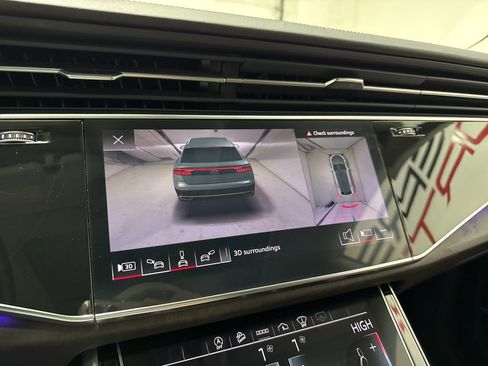 Used 2022 Audi Q8 Prestige AWD/4WD image 33