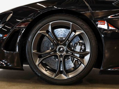 Used 2019 McLaren 720S RWD image 21