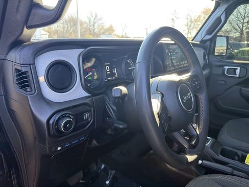 Used 2024 Jeep Wrangler Unlimited AWD/4WD image 21