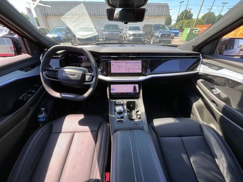 Used 2024 Jeep Wagoneer Launch Edition AWD/4WD image 7