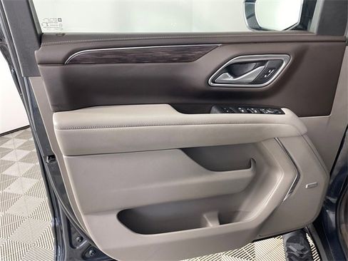 Used 2022 Chevrolet Tahoe Z71 w/ Luxury Package image 14