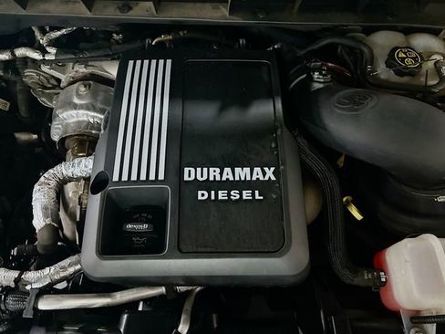 Used 2021 Chevrolet Silverado 1500 LT image 30