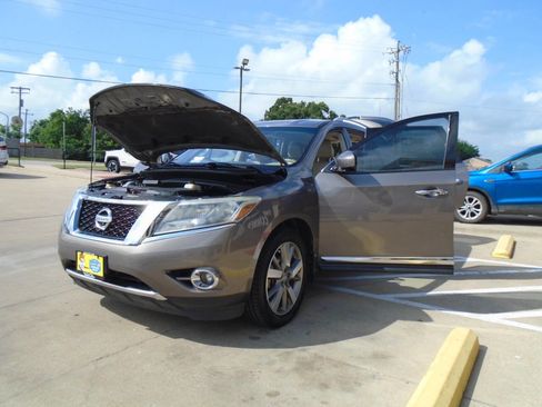Used 2014 Nissan Pathfinder Platinum FWD image 28
