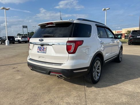 Used 2018 Ford Explorer Limited w/ Equipment Group 301A FWD image 4
