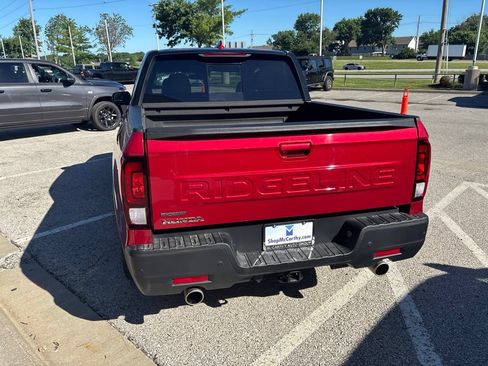 Used 2025 Honda Ridgeline Black Edition image 18
