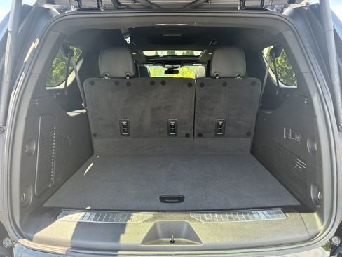 Used 2024 GMC Yukon XL Denali AWD/4WD image 13