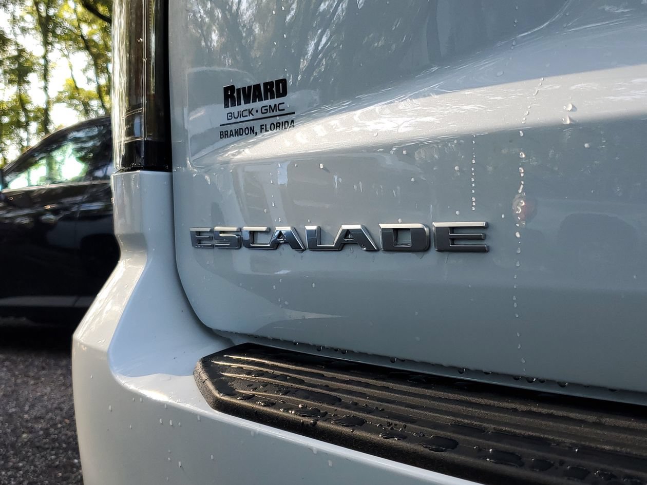 Used 2026 Cadillac Escalade Luxury AWD/4WD image 7