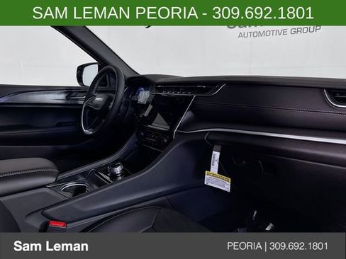 New 2025 Jeep Grand Cherokee Altitude image 29