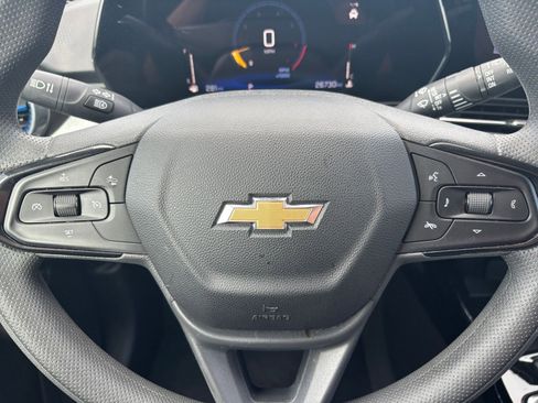 Used 2025 Chevrolet Trax LT image 25