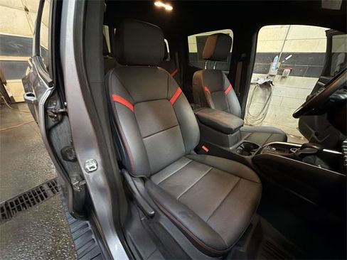 Used 2024 Chevrolet Colorado Z71 w/ LPO, Dark Essentials Package image 25