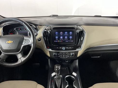 Used 2022 Chevrolet Traverse LT FWD image 12