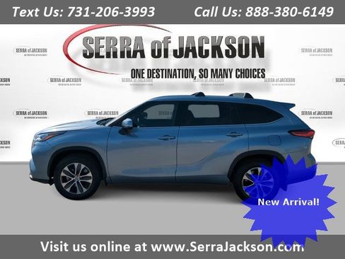 Used 2020 Toyota Highlander XLE AWD/4WD image 1