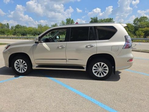 Used 2016 Lexus GX 460 w/ Premium Package AWD/4WD image 3