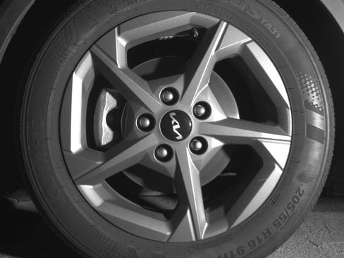 Used 2025 Kia K4 FWD image 12