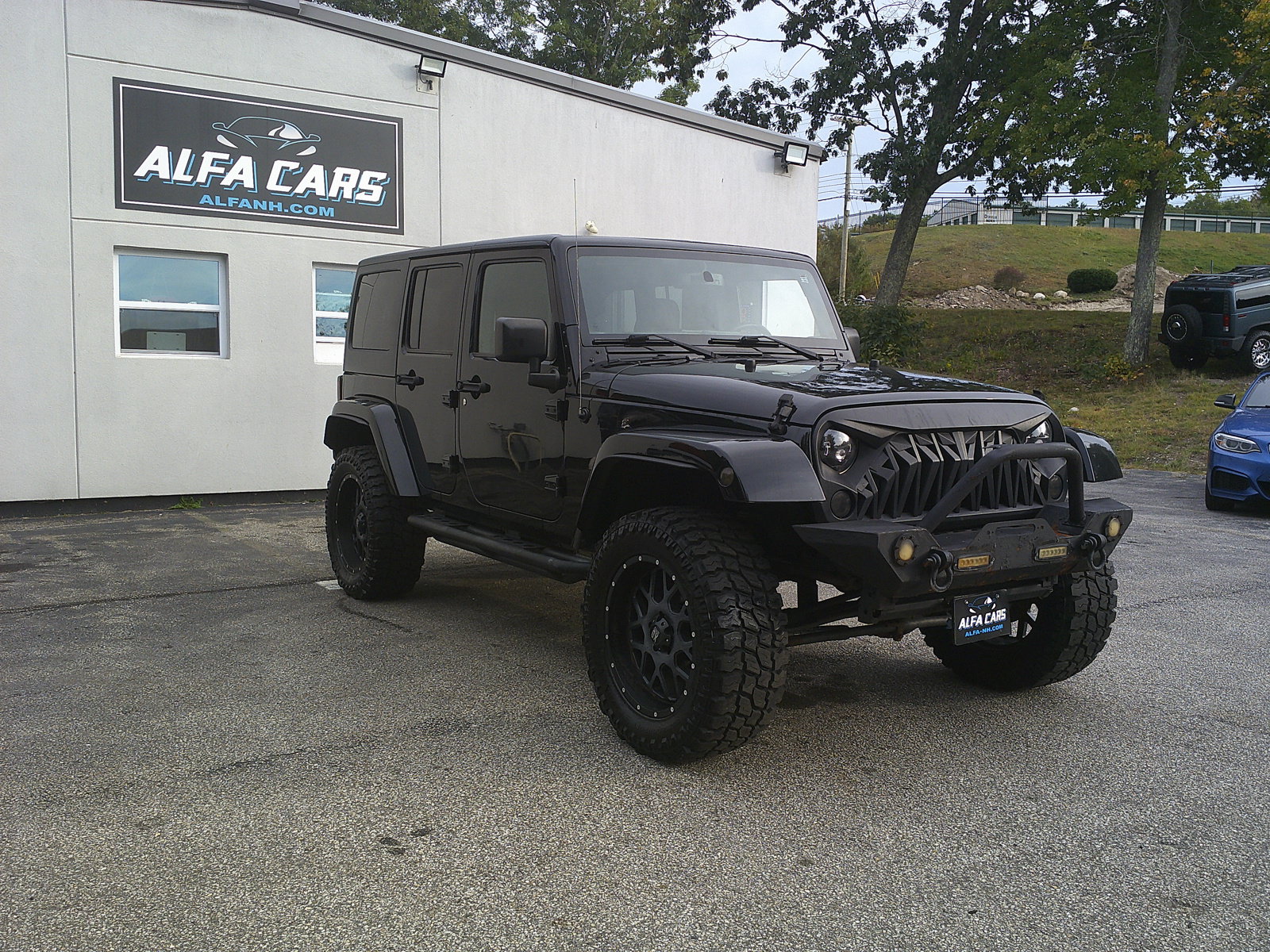 Used 2016 Jeep Wrangler Unlimited Sahara w/ Dual Top Group AWD/4WD image 3