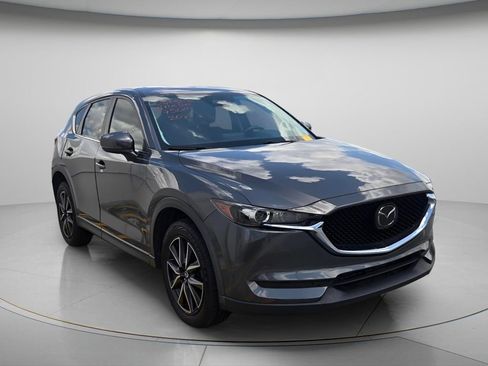 Used 2018 MAZDA CX-5 Touring w/ Preferred Equipment Package FWD image 4