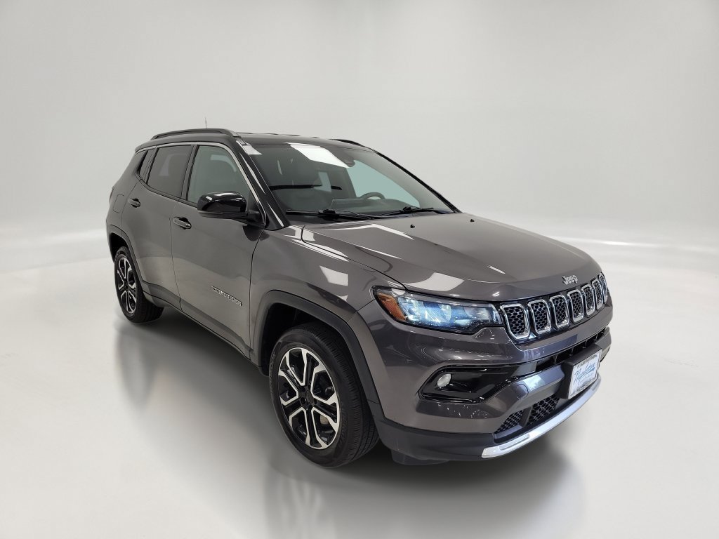 Used 2024 Jeep Compass Limited AWD/4WD image 3