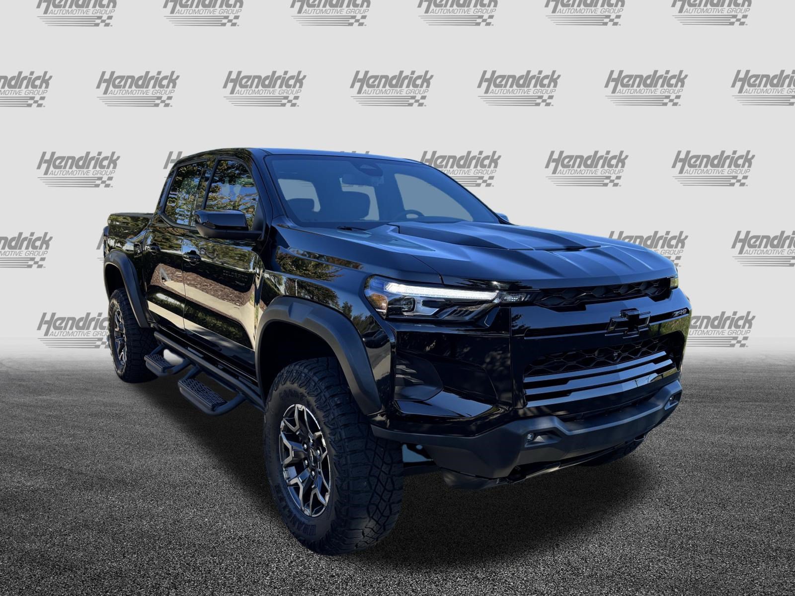 Used 2024 Chevrolet Colorado ZR2 w/ Technology Package AWD/4WD image 2