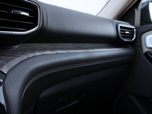 Used 2022 Ford Explorer Platinum w/ Equipment Group 601A image 12