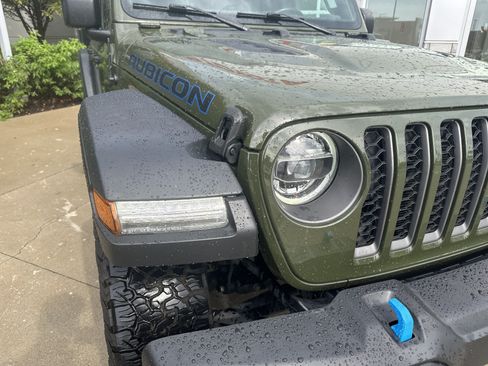 Used 2022 Jeep Wrangler Unlimited Rubicon 4xe w/ Cold Weather Group AWD/4WD image 11