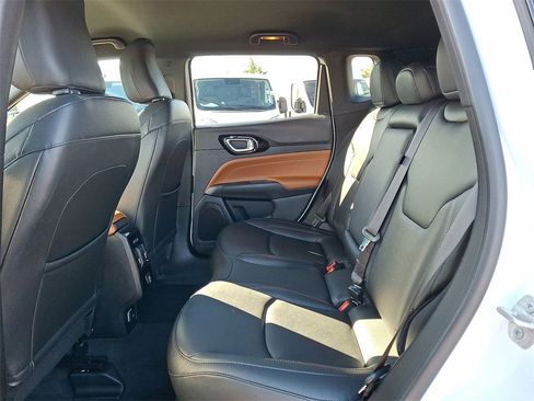 Certified 2024 Jeep Compass Limited image 20