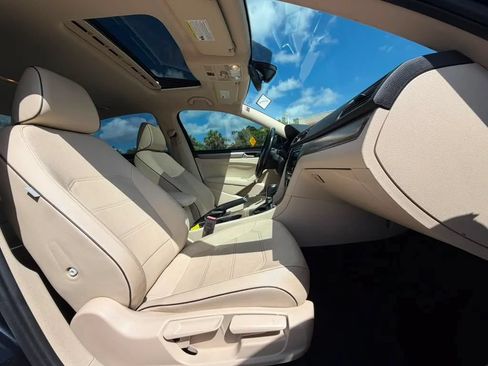 Used 2018 Volkswagen Passat 2.0T SE FWD image 19