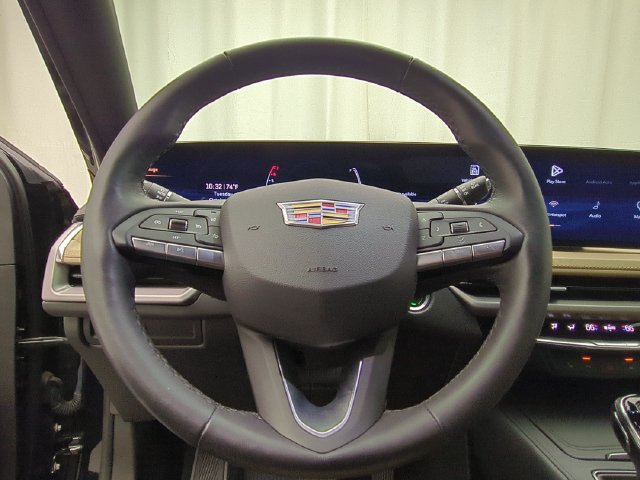 Used 2024 Cadillac XT4 Luxury w/ Cold Weather Package AWD/4WD image 10