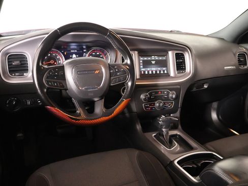 Used 2022 Dodge Charger SXT RWD image 2