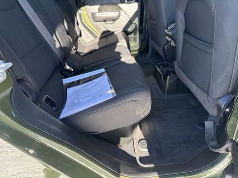 Used 2022 Jeep Gladiator Willys image 21