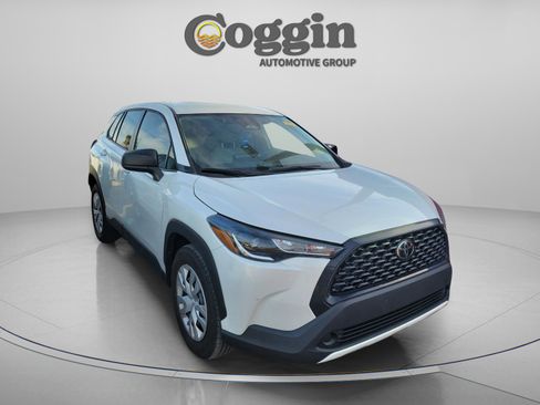 Used 2023 Toyota Corolla Cross L image 6