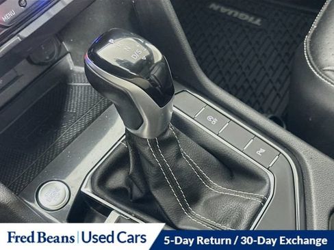 Used 2022 Volkswagen Tiguan SE R-Line AWD/4WD image 17