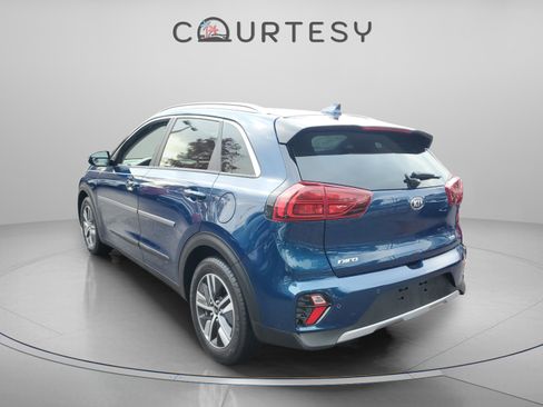 Used 2021 Kia Niro EX Premium image 2