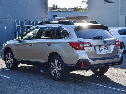 Used 2018 Subaru Outback 2.5i Limited image 4