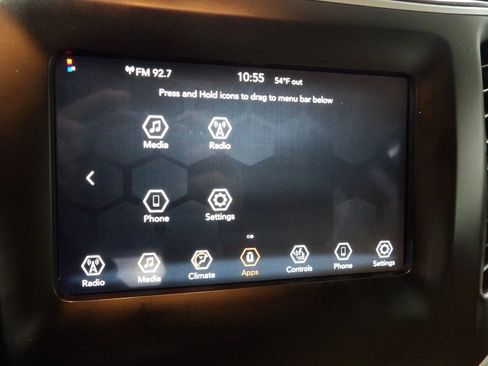 Used 2019 Jeep Cherokee Latitude w/ Cold Weather Group AWD/4WD image 17