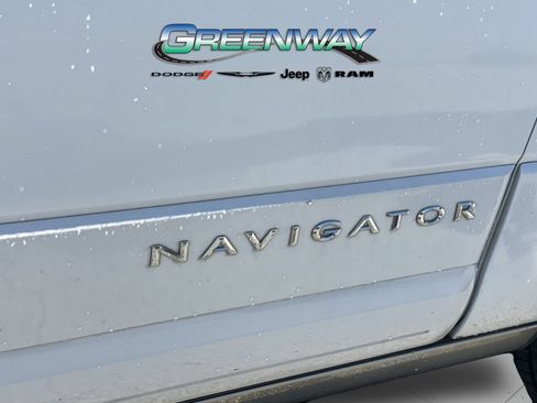Used 2015 Lincoln Navigator 4WD w/ Equipment Group 101A Reserve image 9