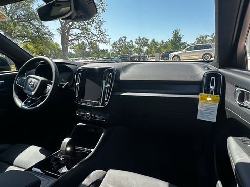 Certified 2024 Volvo C40 Recharge Core w/ Climate Package image 10