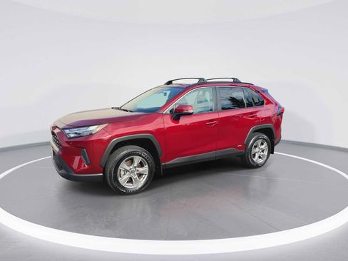 Certified 2025 Toyota RAV4 XLE w/ Convenience Package AWD/4WD image 4