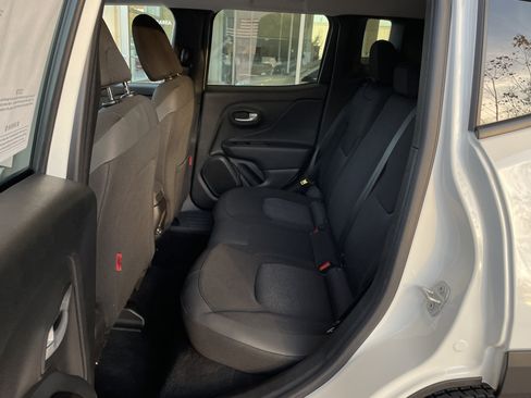 Used 2023 Jeep Renegade Trailhawk image 18